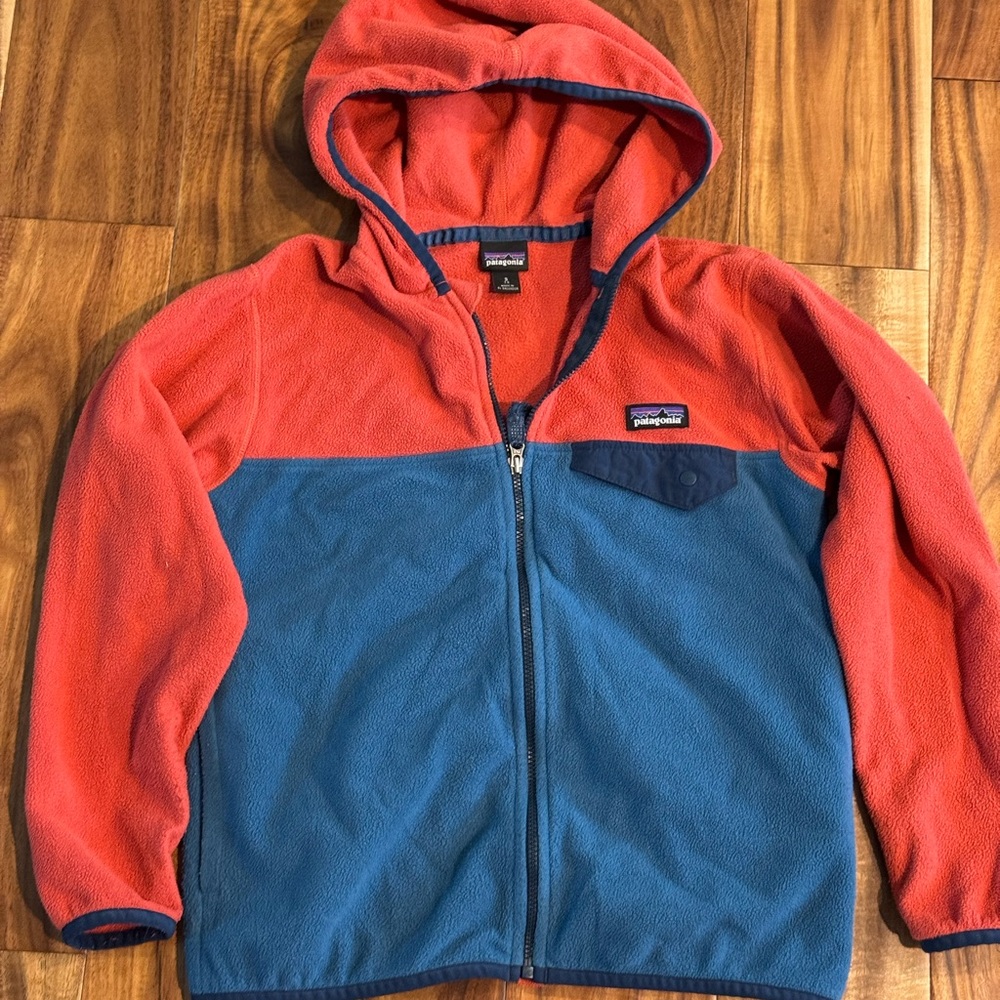 Patagonia Kids red/blue lightweight fleece 7/8
